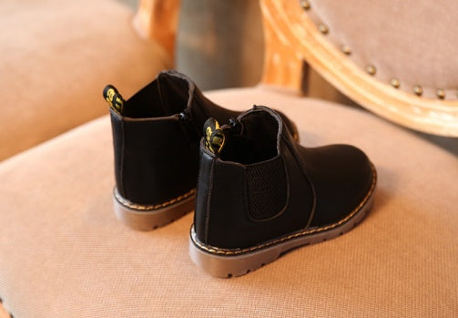 Fashionable leather boots for kids