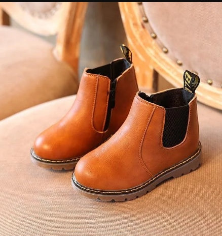 Fashionable leather boots for kids