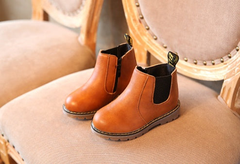 Fashionable leather boots for kids